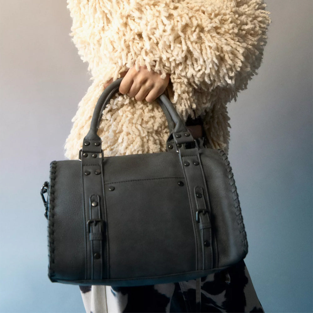 Medium bag with details